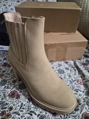Women’s Tan Chelsea Ankle Boot with Block Heel